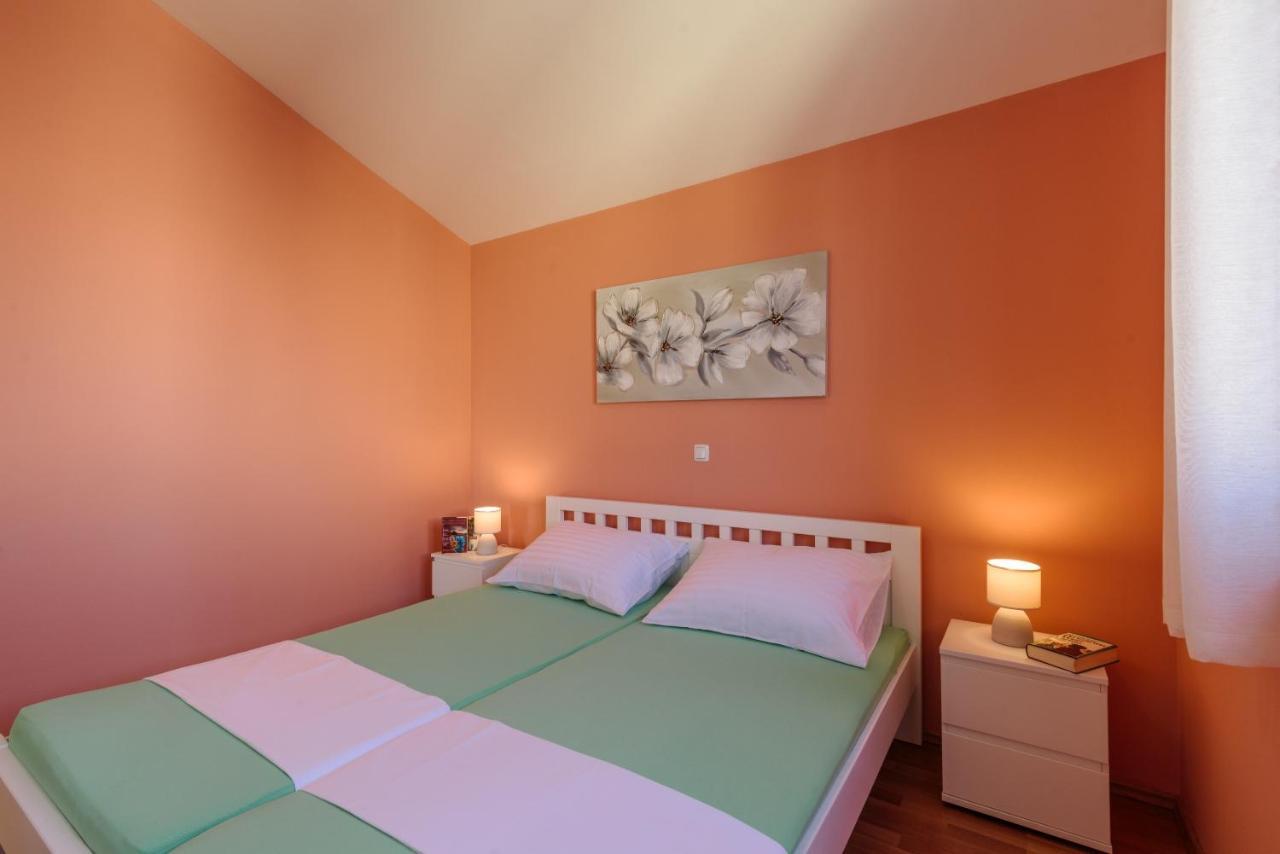 Apartmani Emil Trogir Buitenkant foto