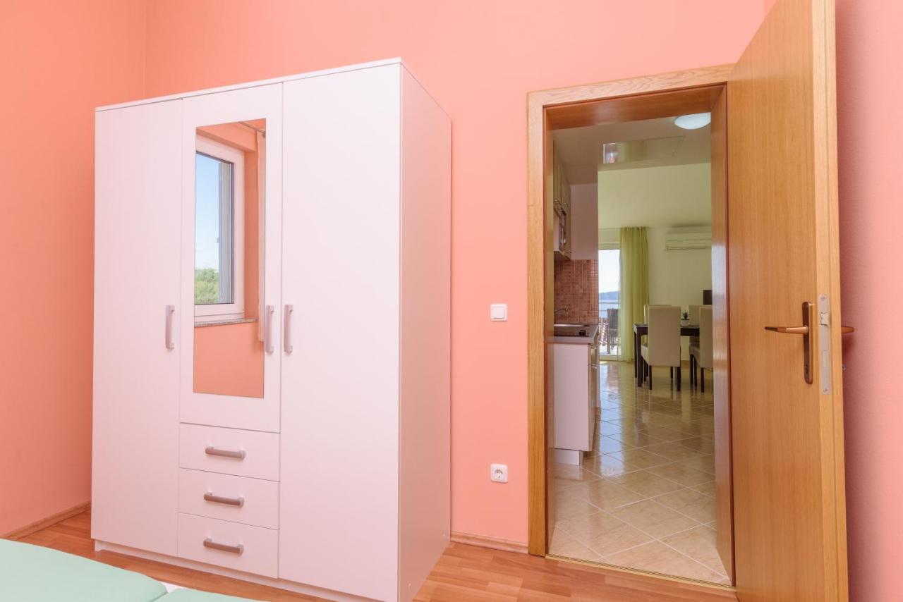 Apartmani Emil Trogir Buitenkant foto