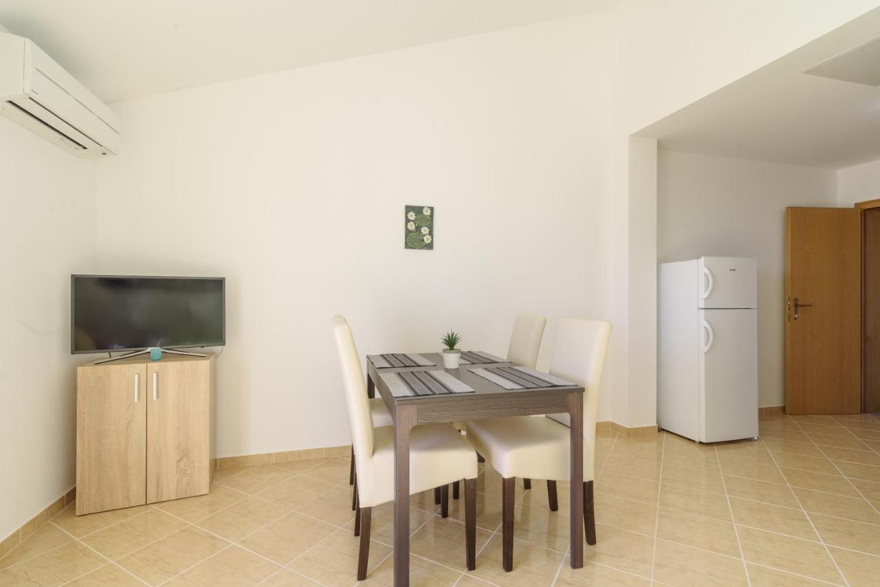 Apartmani Emil Trogir Buitenkant foto