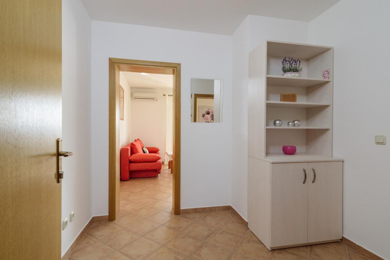 Apartmani Emil Trogir Buitenkant foto