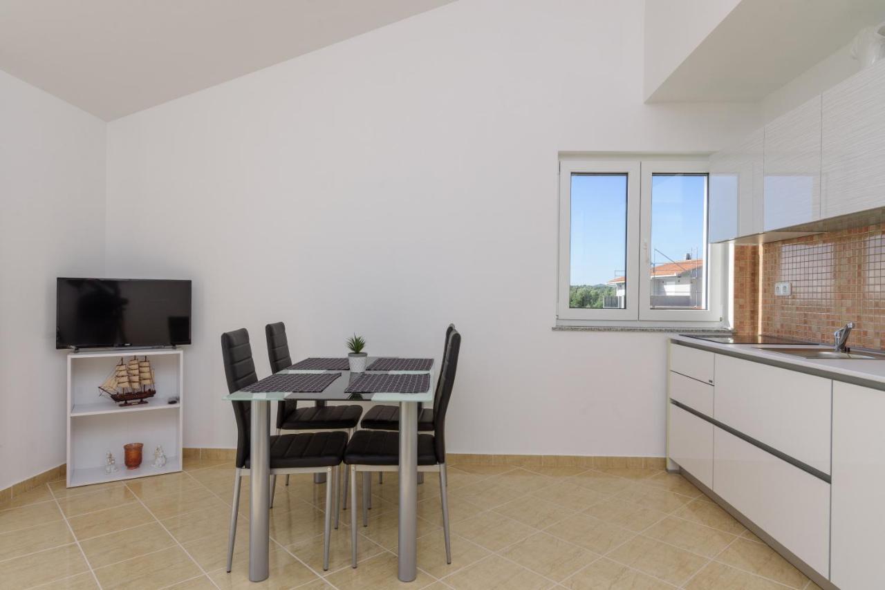 Apartmani Emil Trogir Buitenkant foto