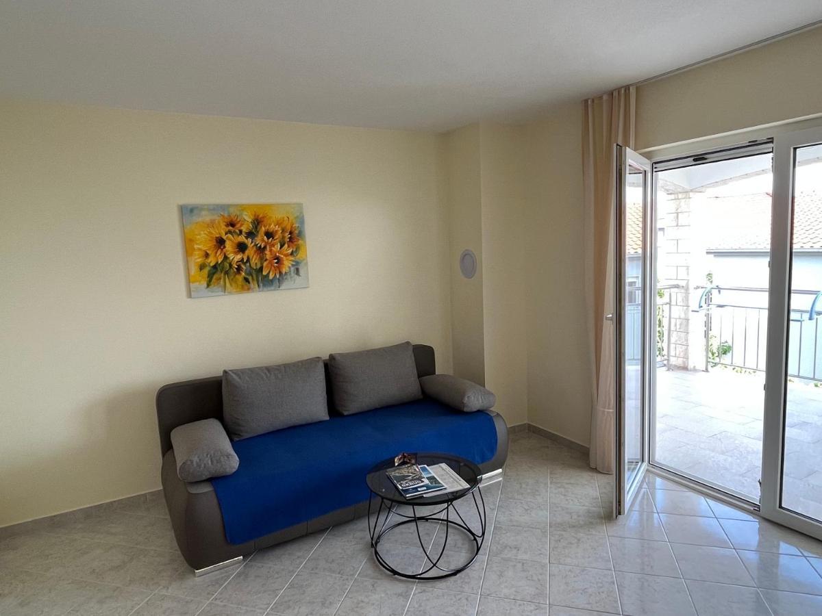 Apartmani Emil Trogir Buitenkant foto