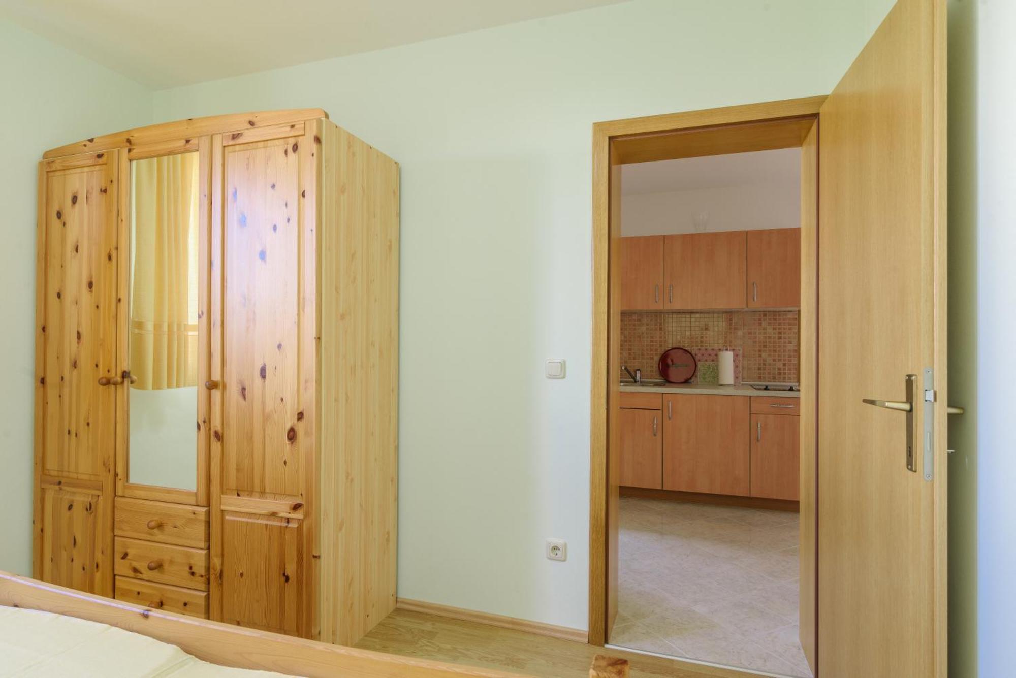 Apartmani Emil Trogir Buitenkant foto